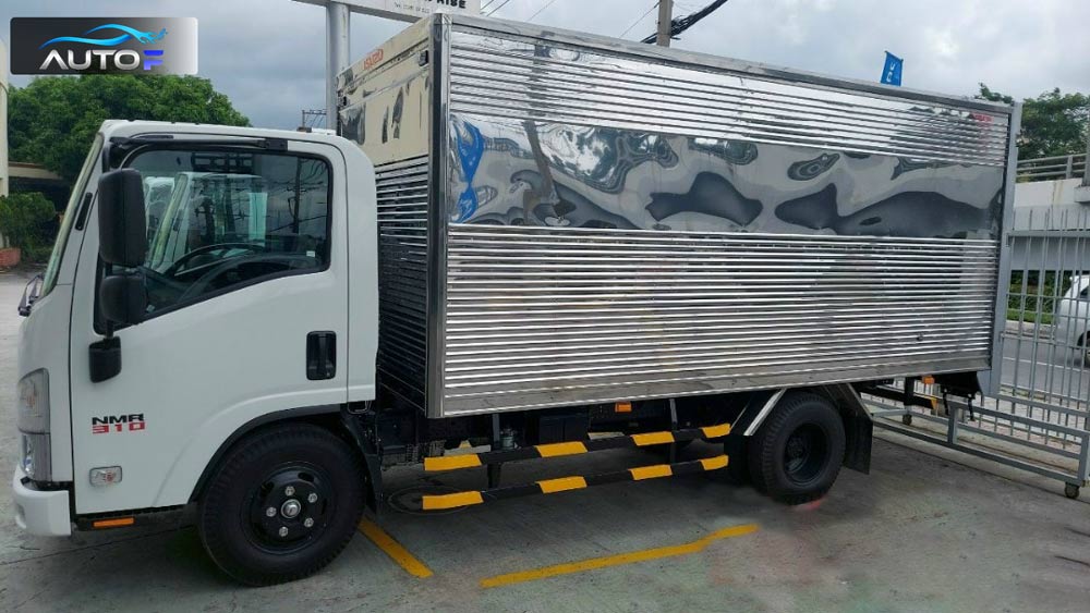 Xe tải Isuzu NMR 310 thùng kín inox (1.9 tấn và 3 tấn) dài 4.5 mét
